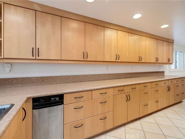 510 The Village 103, Redondo Beach CA 90277