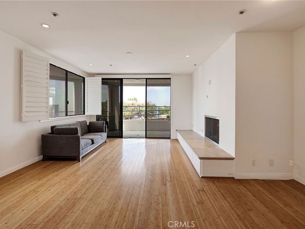 510 The Village 103, Redondo Beach CA 90277