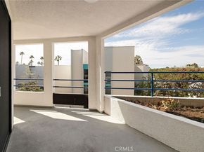510 The Village 103, Redondo Beach CA 90277