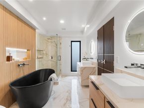 214 El Porto Street, Manhattan Beach CA 90266