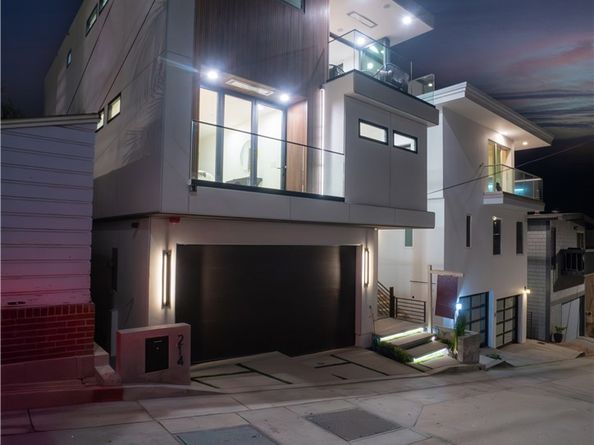 214 El Porto Street, Manhattan Beach CA 90266