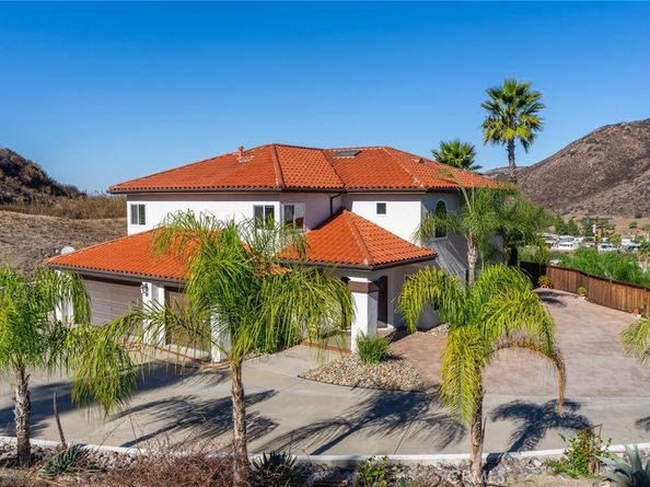 1160 Topper Lane, El Cajon CA 92021