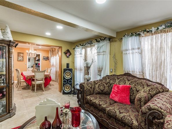 10833 Saticoy Street, Sun Valley CA 91352