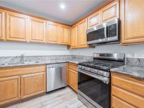 7137 Shoup Avenue 39, West Hills CA 91307