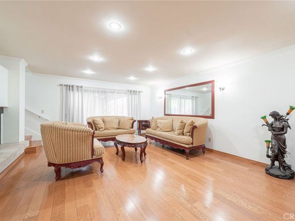 7137 Shoup Avenue 39, West Hills CA 91307