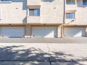 7137 Shoup Avenue 39, West Hills CA 91307