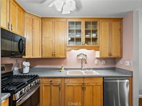 22123 Burbank Blvd #2, Woodland Hills CA 91367