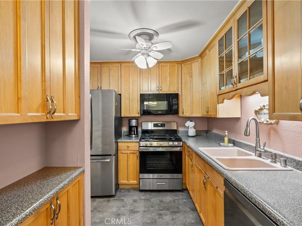 22123 Burbank Blvd #2, Woodland Hills CA 91367