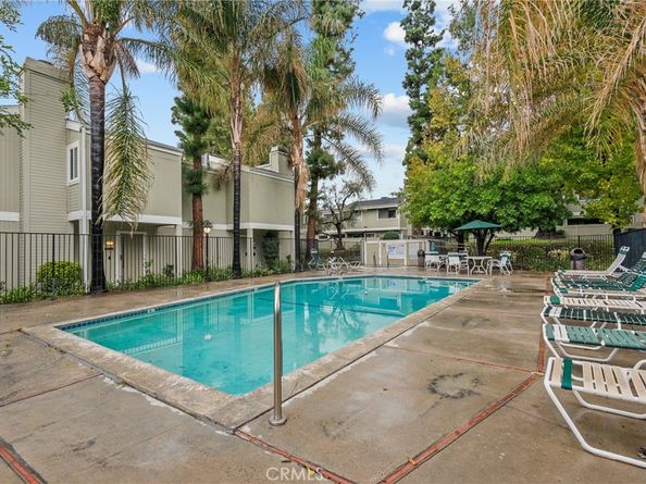 22123 Burbank Blvd #2, Woodland Hills CA 91367