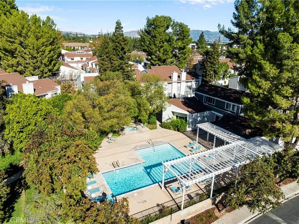 10061 Melinda Way 2, Northridge CA 91325