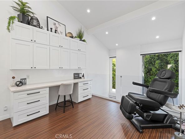 10061 Melinda Way 2, Northridge CA 91325