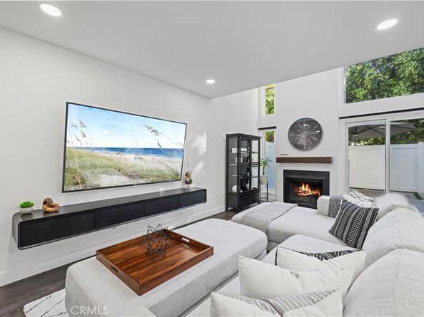 10061 Melinda Way 2, Northridge CA 91325