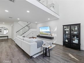 10061 Melinda Way 2, Northridge CA 91325