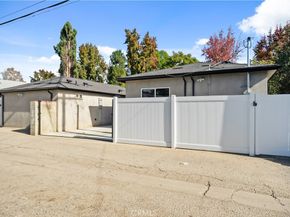 6935 Jellico Avenue, Lake Balboa CA 91406