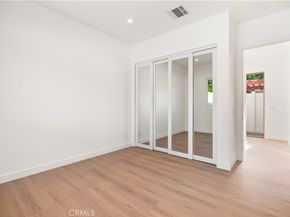 6935 Jellico Avenue, Lake Balboa CA 91406