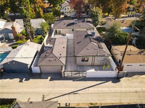 6935 Jellico Avenue, Lake Balboa CA 91406