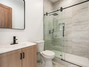 6935 Jellico Avenue, Lake Balboa CA 91406