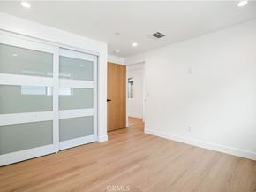 6935 Jellico Avenue, Lake Balboa CA 91406