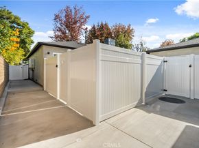 6935 Jellico Avenue, Lake Balboa CA 91406