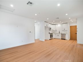 6935 Jellico Avenue, Lake Balboa CA 91406