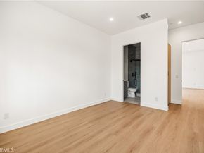 6935 Jellico Avenue, Lake Balboa CA 91406