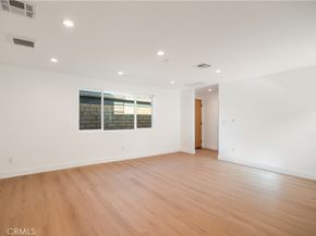 6935 Jellico Avenue, Lake Balboa CA 91406