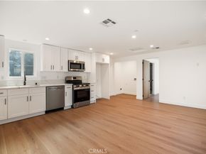 6935 Jellico Avenue, Lake Balboa CA 91406