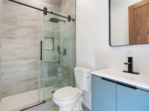 6935 Jellico Avenue, Lake Balboa CA 91406