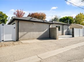 6935 Jellico Avenue, Lake Balboa CA 91406