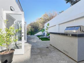 3952 Oakfield Drive, Sherman Oaks CA 91423