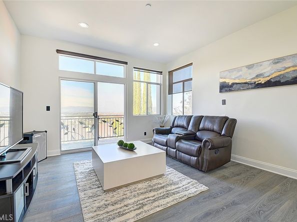 3952 Oakfield Drive, Sherman Oaks CA 91423