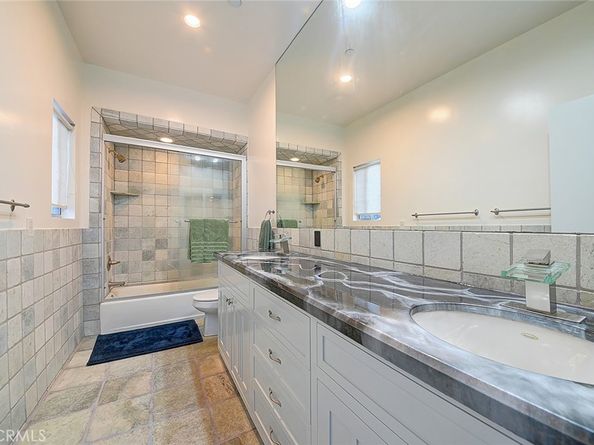 3952 Oakfield Drive, Sherman Oaks CA 91423