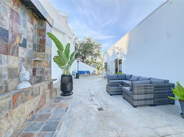 3952 Oakfield Drive, Sherman Oaks CA 91423