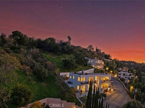 3952 Oakfield Drive, Sherman Oaks CA 91423