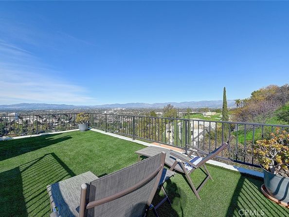 3952 Oakfield Drive, Sherman Oaks CA 91423