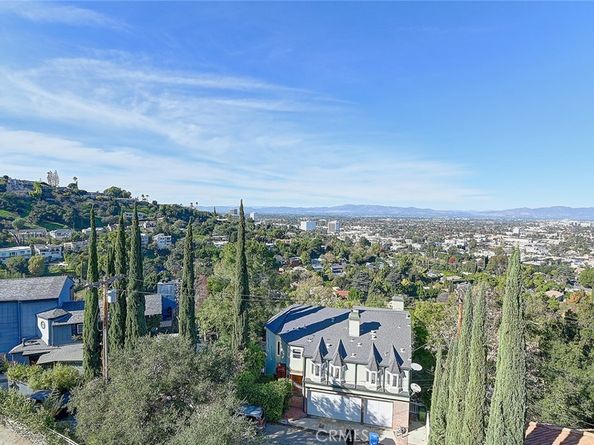 3952 Oakfield Drive, Sherman Oaks CA 91423