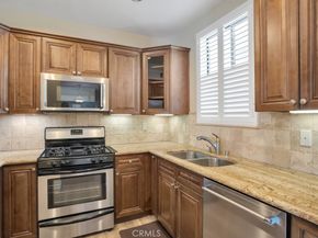 4724 Kester 410, Sherman Oaks CA 91403