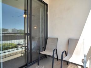 4724 Kester 410, Sherman Oaks CA 91403