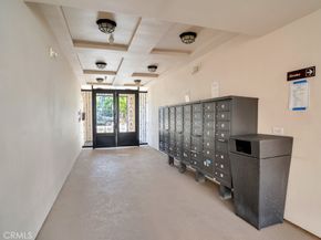 4724 Kester 410, Sherman Oaks CA 91403