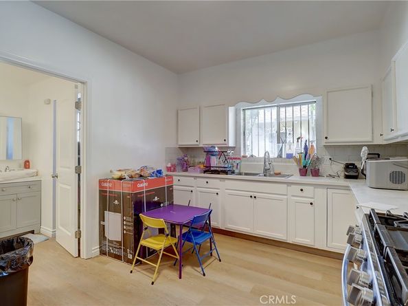 834 E 33rd Street, Los Angeles CA 90011