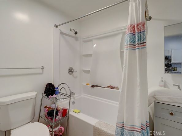 834 E 33rd Street, Los Angeles CA 90011