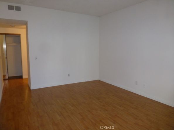 17914 Magnolia Boulevard 127, Encino CA 91316