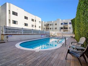 17914 Magnolia Boulevard 127, Encino CA 91316
