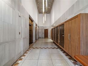 215 W 7th Street 1008, Los Angeles CA 90014