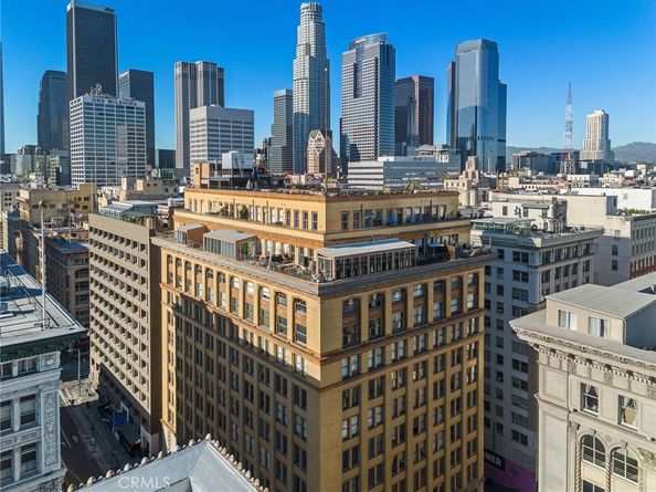 215 W 7th Street 1008, Los Angeles CA 90014