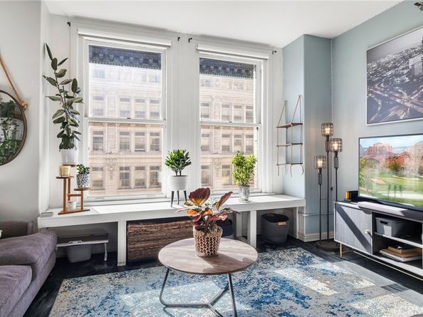 215 W 7th Street 1008, Los Angeles CA 90014