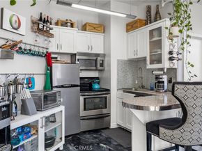 215 W 7th Street 1008, Los Angeles CA 90014