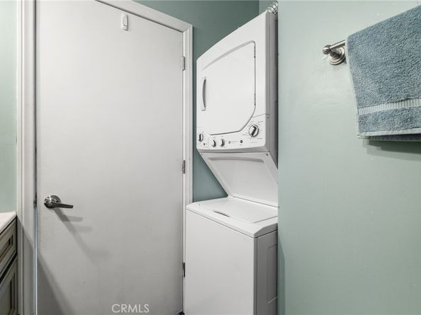 215 W 7th Street 1008, Los Angeles CA 90014