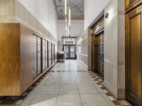 215 W 7th Street 1008, Los Angeles CA 90014