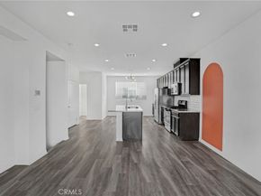 18447 W Mural, Northridge CA 91325